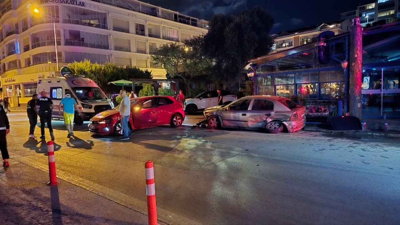 Bursa'da iki otomobil çarpıştı! 4 kişi yaralandı