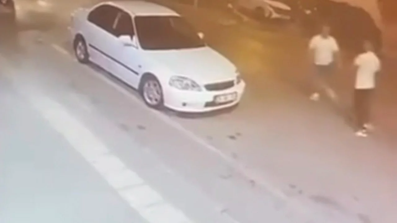 Bursa'da sözlü tartışma büyüdü, yumruklar havada uçuştu!