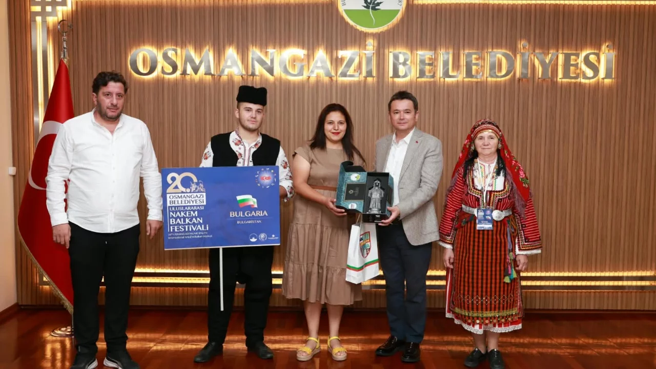 Balkan Festivali'nin konuklarından Osmangazi Belediye Başkanı Aydın'a ziyaret