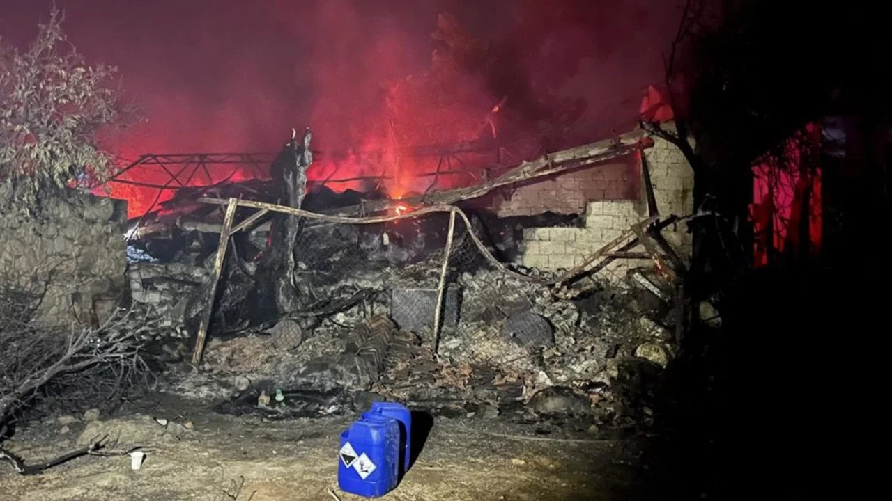 Muğla'da başlayan yangın Antalya'ya sıçradı: Büyük ölçüde kontrol altına alındı
