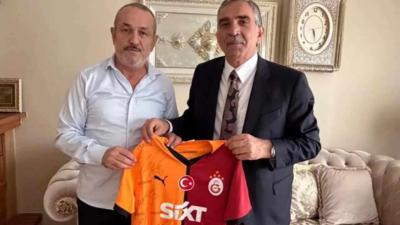 'Sayın Öcalan'a özgürlük!' demişti: Ev hapsindeki UltrAslan lideri Sebahattin Şirin'e MHP'den des...
