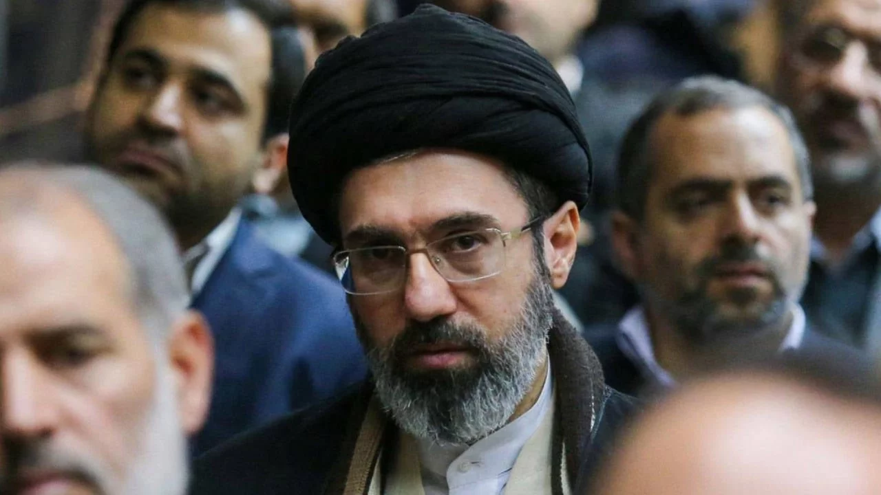 İran dini lideri Hamaney'den Körfez ülkelerine çağrı: Gerçek düşmanınıza karşı koyun