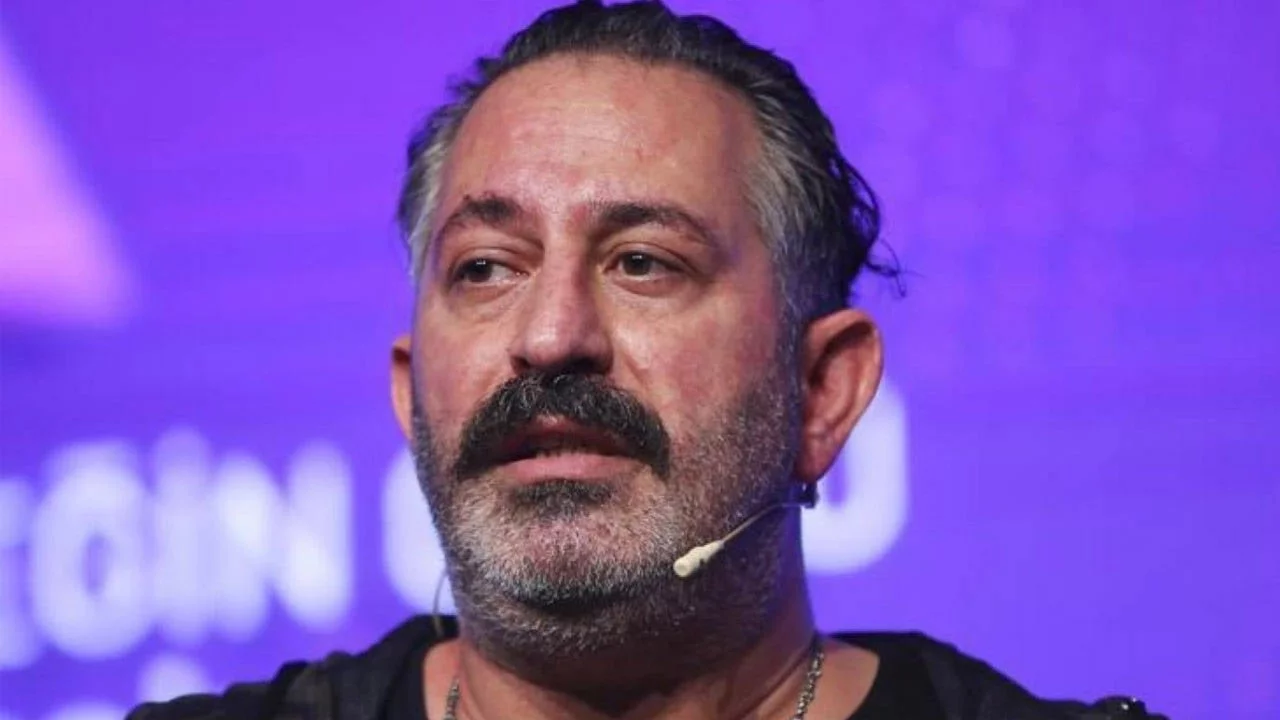 Cem Yılmaz hastane odasından fotoğraf paylaştı
