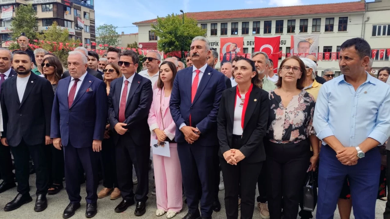 YENİ Parti Bursa'dan dikkat çeken 30 Ağustos mesajı: "Bu bir milli mücadeledir"