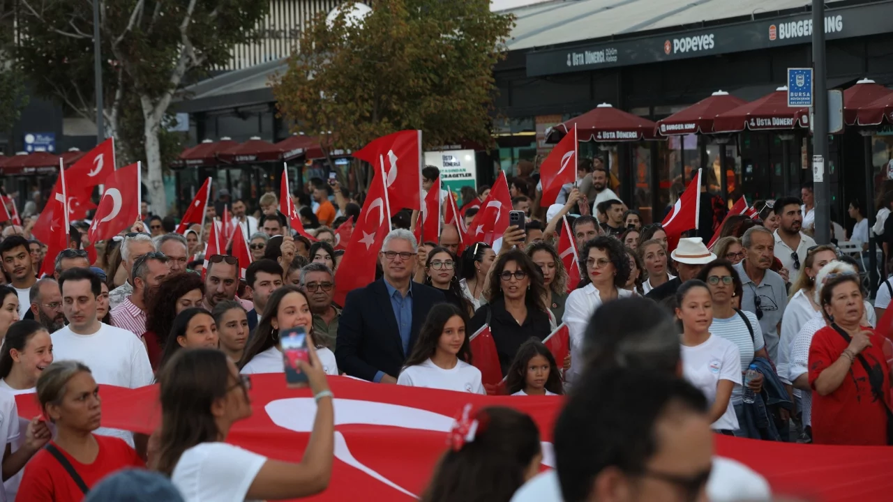 Mudanya büyük zafer için tek yürek oldu