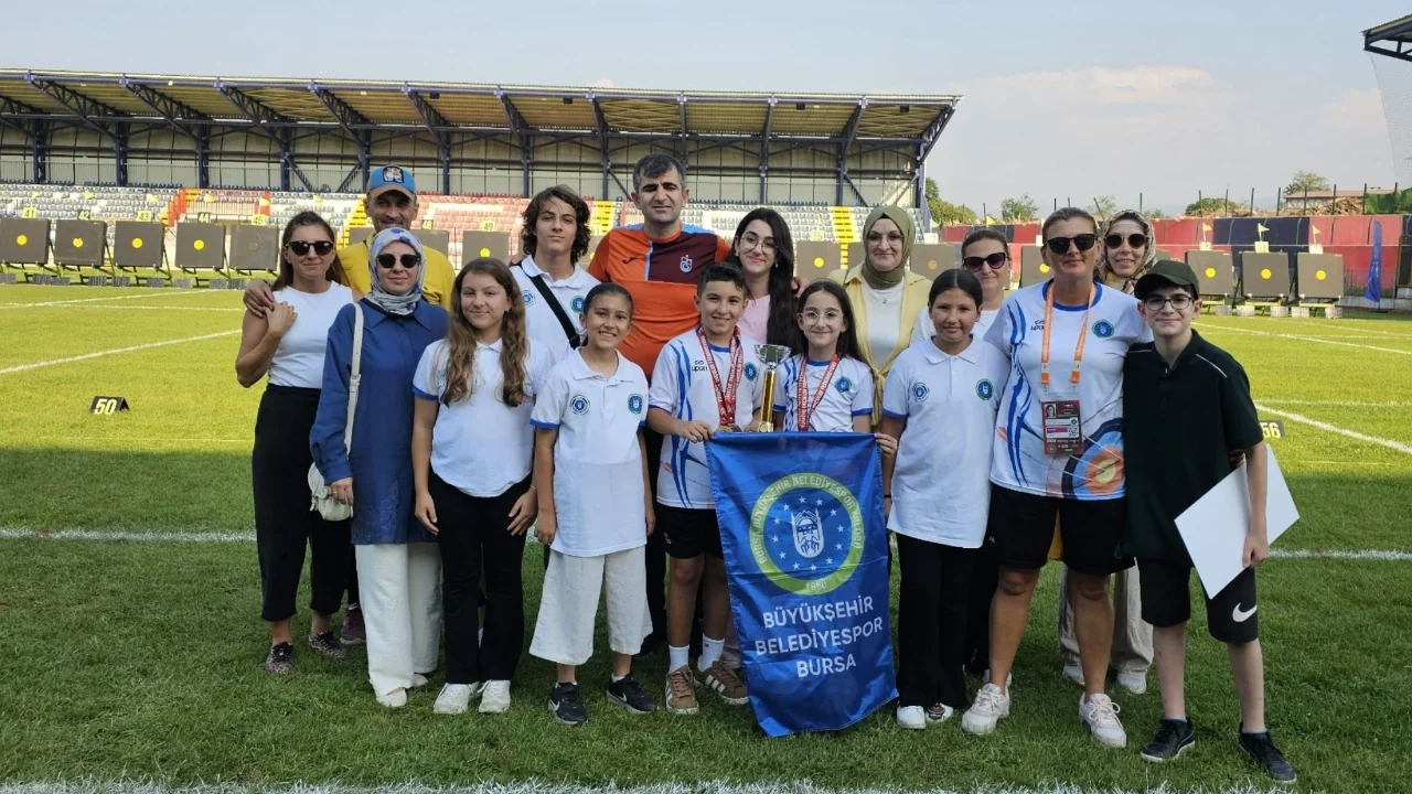 Büyükşehir Belediyesporlu okçular şampiyonadan 3 madalya ile döndü