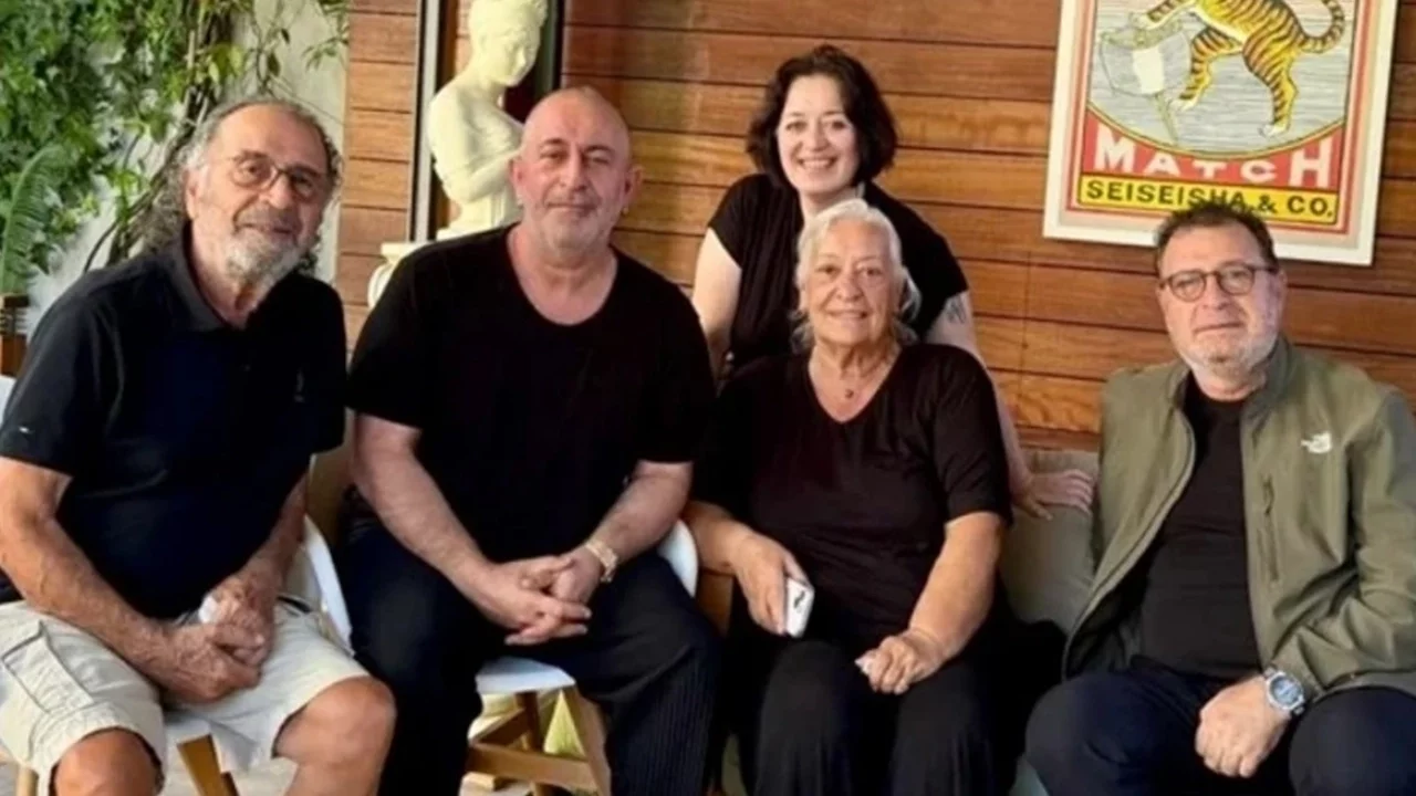 Kalp krizi geçiren Cem Yılmaz'dan ailesiyle ilk paylaşım