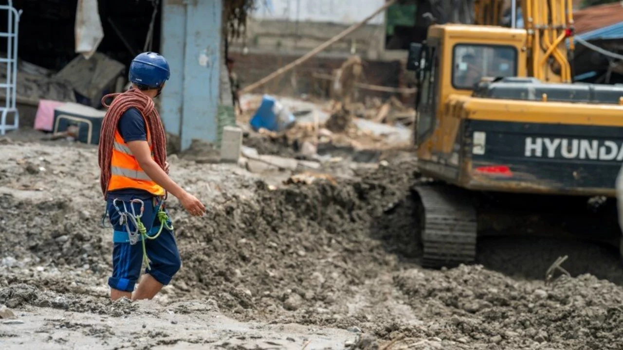 Nepal'deki sel felaketinde kaybolan 119 kişi kurtarıldı