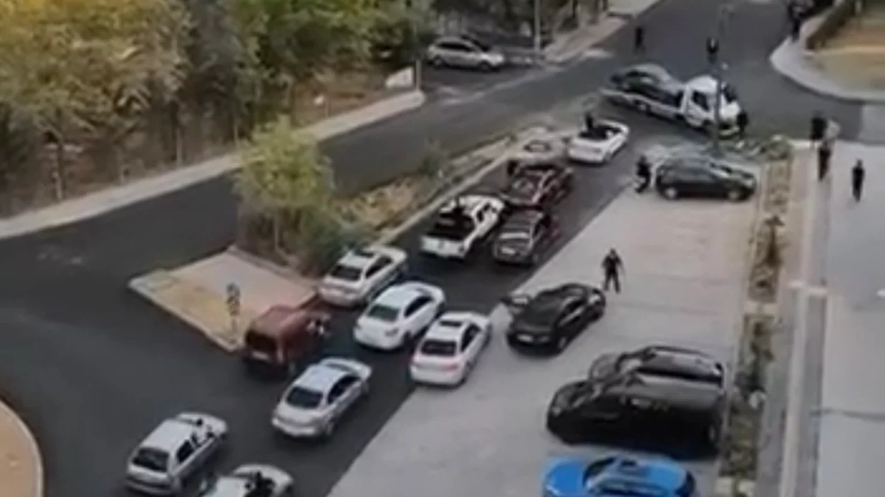 Bursa'da düğün konvoyu trafiği kilitledi! Yol dakikalarca kapandı