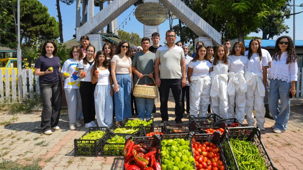 Osmangazi'de gençler tohumdan tabağa gıdanın serüvenini deneyimledi
