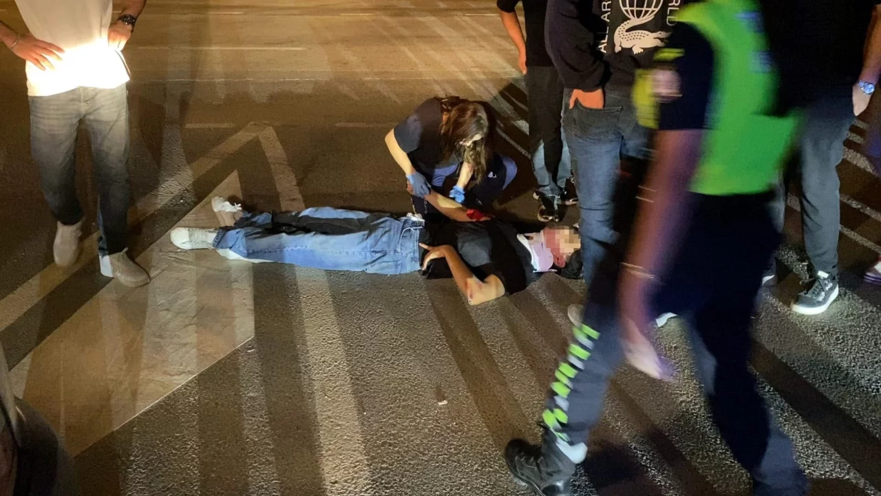 Bursa'da otomobil motosikletle çarpıştı : 2 yaralı