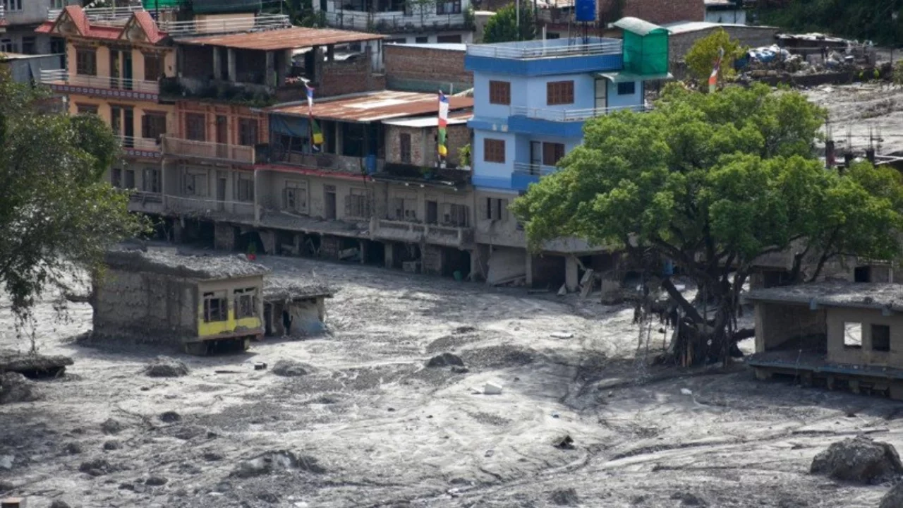 Nepal'de ölü sayısı 1050'ye çıktı