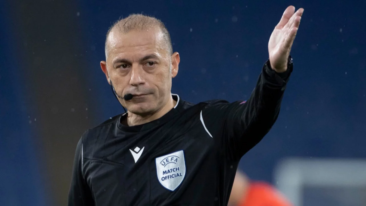 Cüneyt Çakır, Rusya Futbol Federasyonu ile sözleşme imzaladı