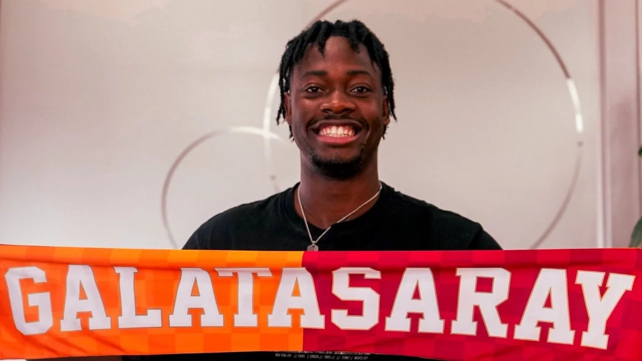 Galatasaray'ın yeni transferi El-Chadaille Bitshiabu, İstanbul'a geldi
