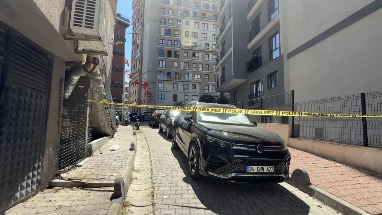 Rezidansın 14'üncü katından aşağı düşen 26 yaşındaki kadın hayatını kaybetti