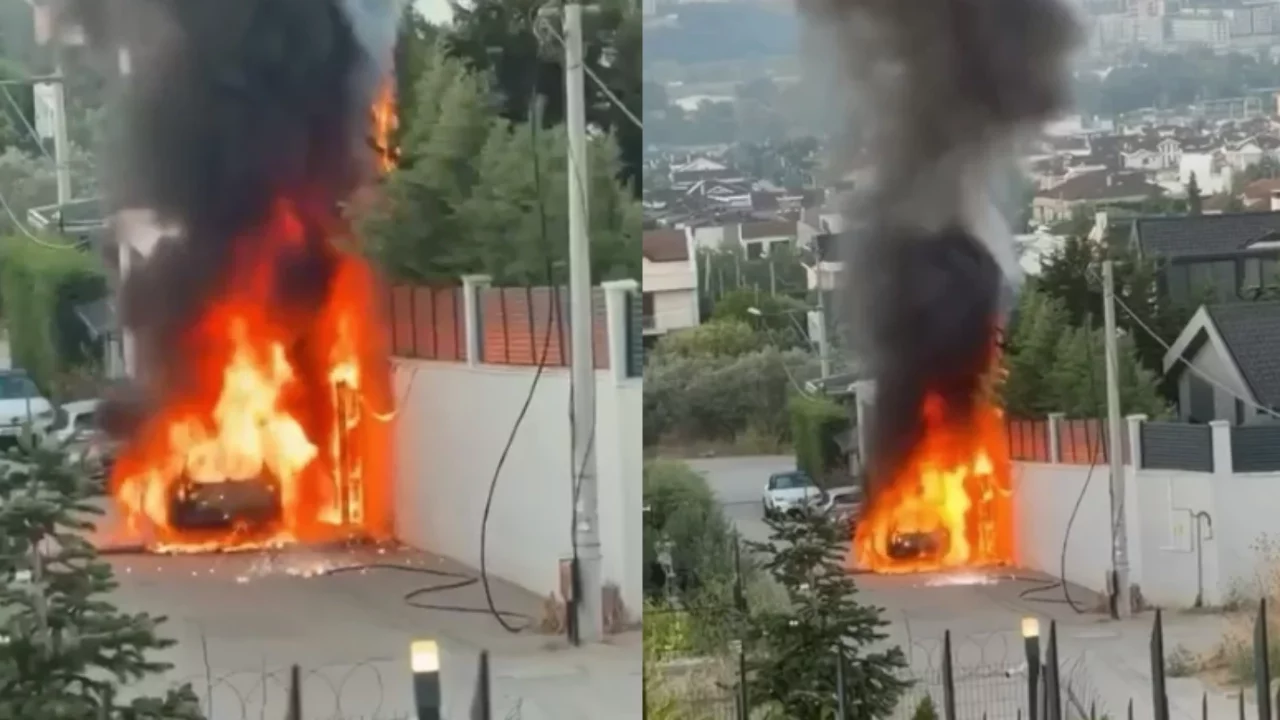 Bursa'da park halindeki araç alev alev yandı