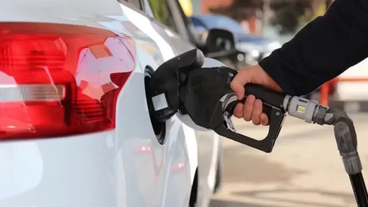 Litre fiyatı 90 TL'yi aşacak: Motorine yine zam geliyor