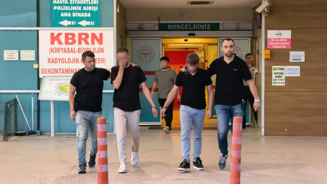 Bursa'da 71 yaşındaki kadını 1.5 milyon lira dolandıran çete yakayı ele verdi
