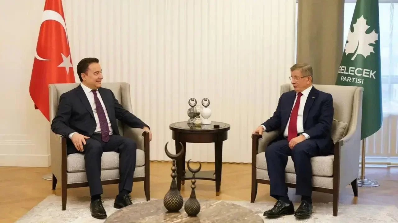 Babacan'dan Davutoğlu hakkında başlatılan soruşturmaya tepki: "Soruşturma ifade özgürlüğüne müdah...