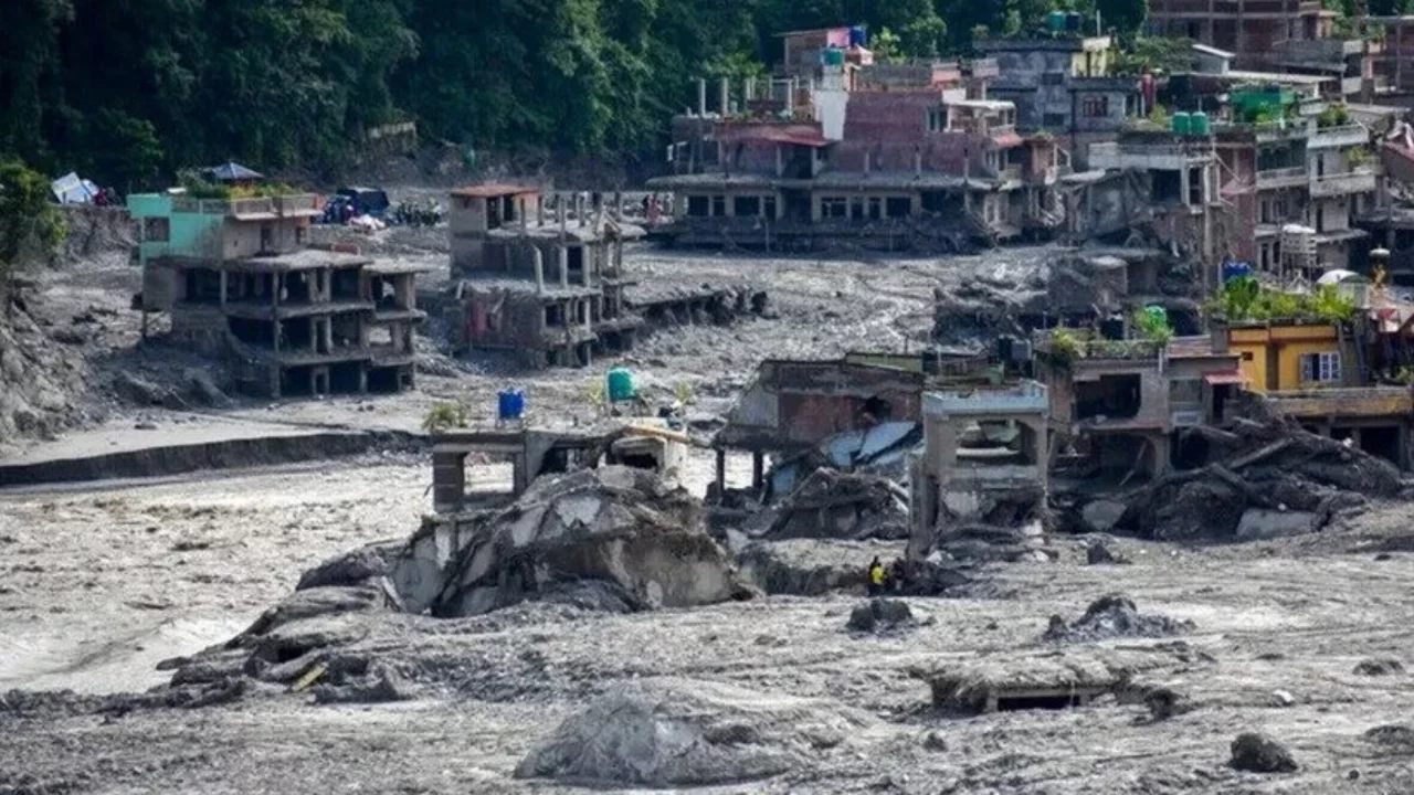 Nepal'deki sel felaketinde can kaybı 1114'e yükseldi