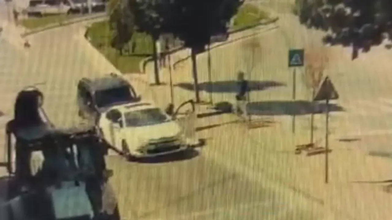 Yaya yolundan geçen adama saldırdı ehliyeti iptal edildi