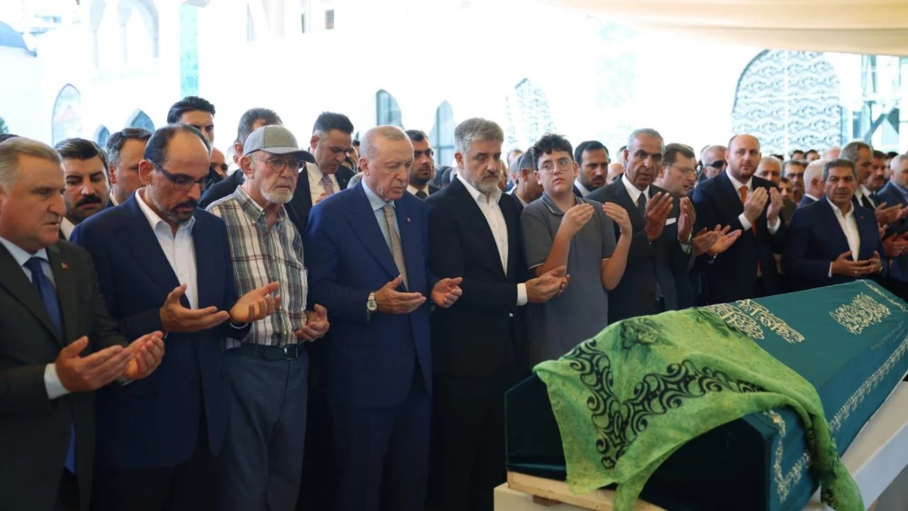 Cumhurbaşkanı Erdoğan, AK Parti Şanlıurfa Milletvekili Önen'in kızının cenaze törenine katıldı