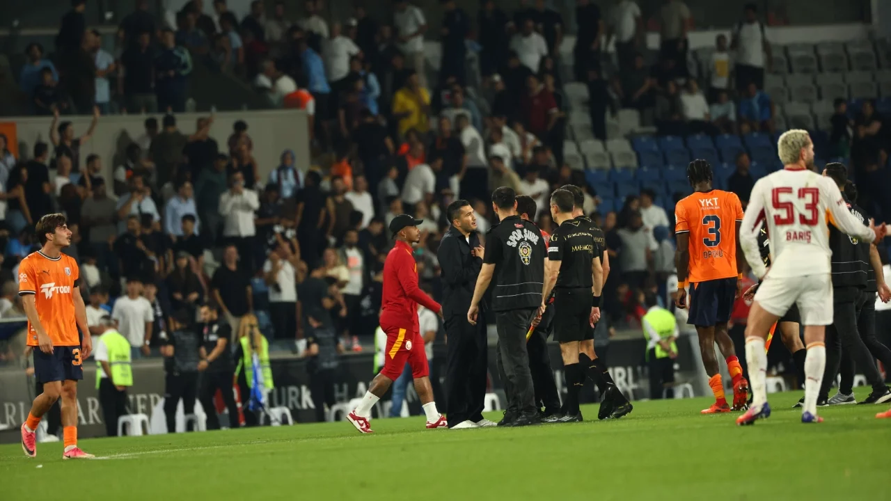 Nuri Şahin, maç sonunda kırmızı kart gördü