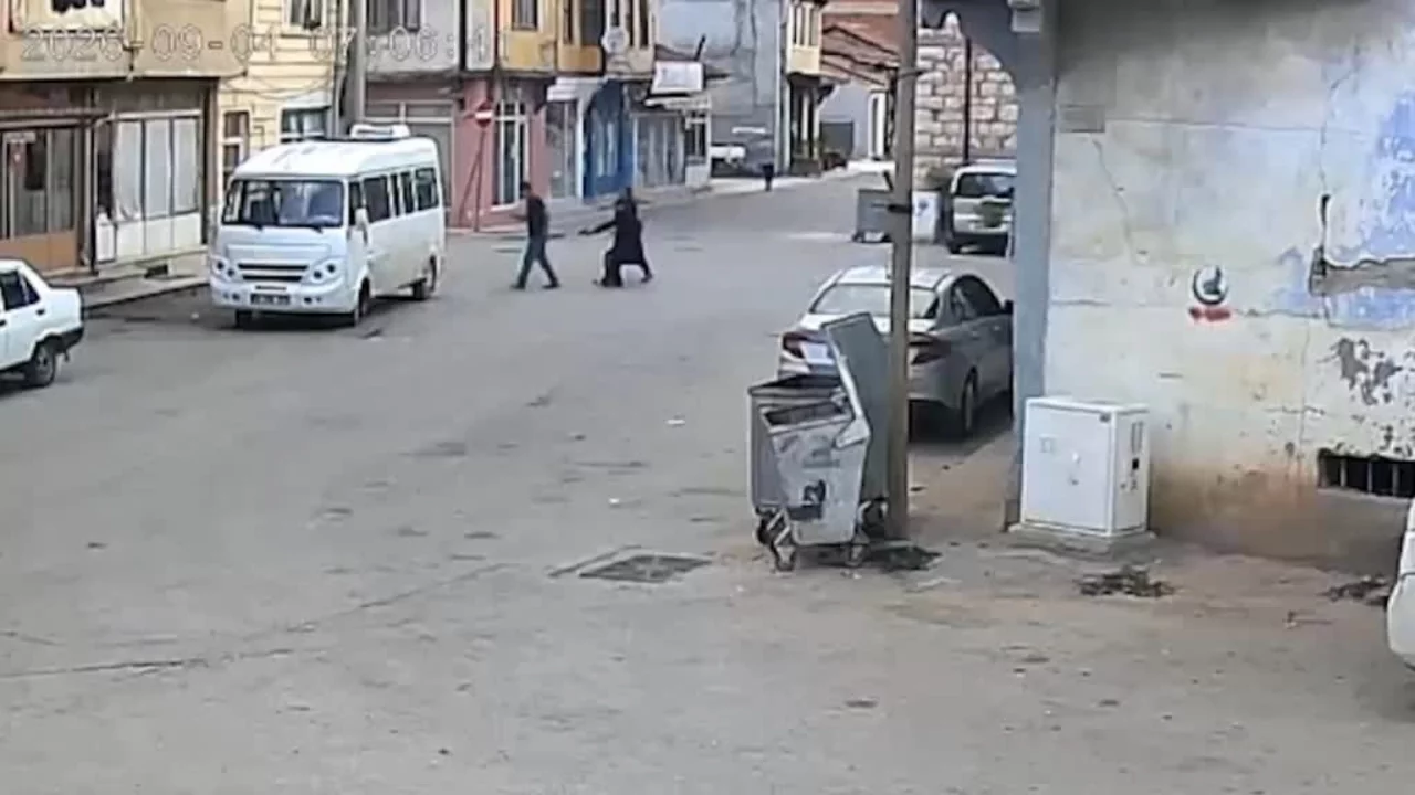 Bursa'da sokak ortasında silahlı saldırı