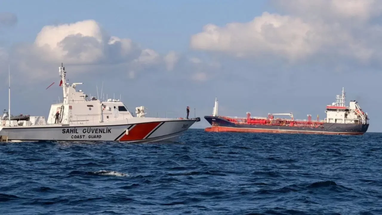 Silivri'de kayıp 10 mürettebat için umutlu bekleyiş sürüyor: 'Umudumuz kayıp filika'