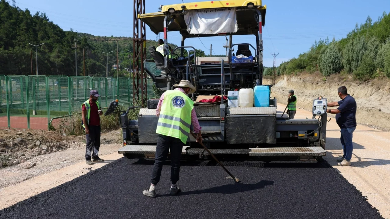 Mudanya'da yollar Bursa Büyükşehir Belediyesi ile yenileniyor