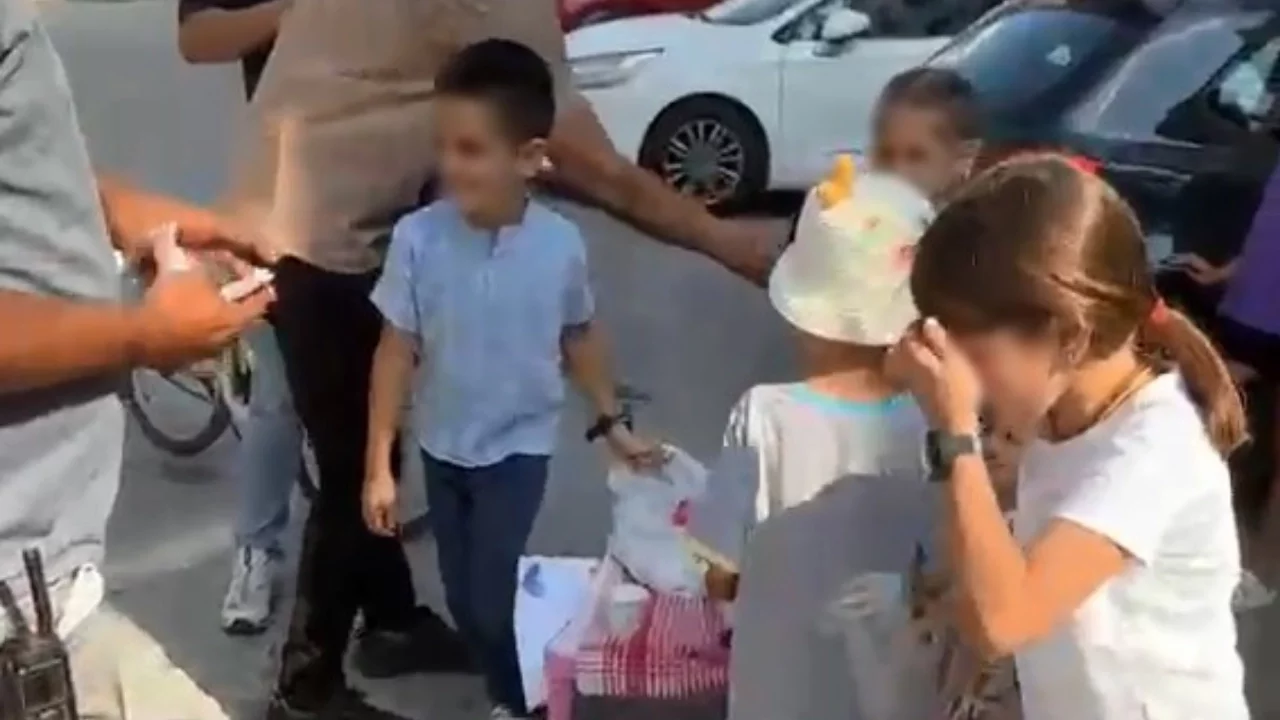 Bursa Büyükşehir ekiplerinden limonata satan çocuklara destek
