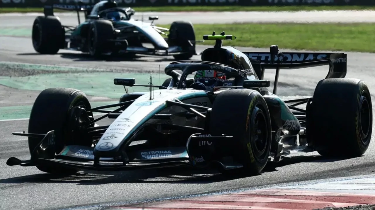 60 yıl sonra bir ilk: Formula 1'de 19. sırada başlayan Antonelli zafere uçtu