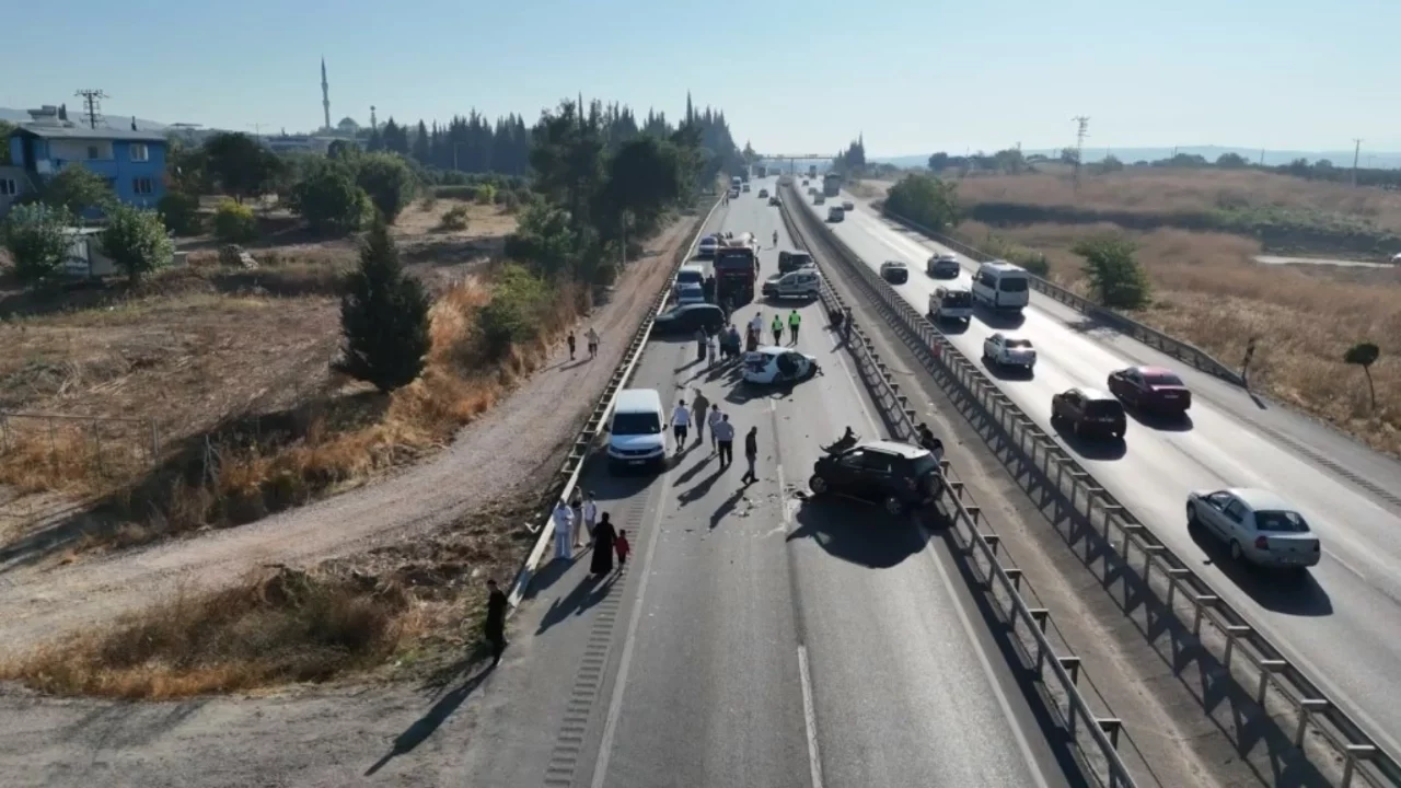Bursa'da tırdan dökülen mazot ortalığı savaş alanına çevirdi! 10 araç birbirine girdi