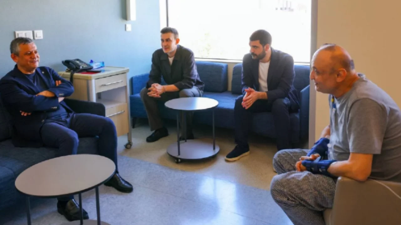 Özgür Özel'den İstanbul'da hastane ve taziye ziyareti