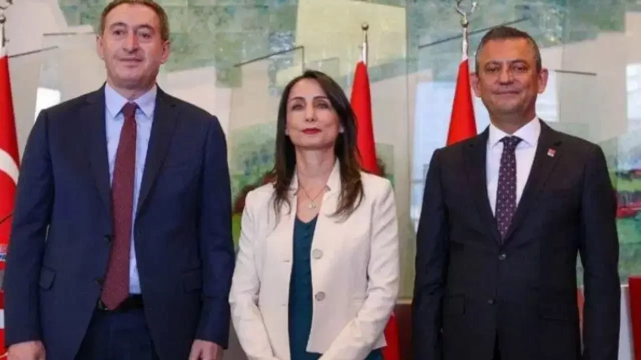 Özgür Özel'den Bakırhan ve Hatimoğulları'na tebrik telefonu