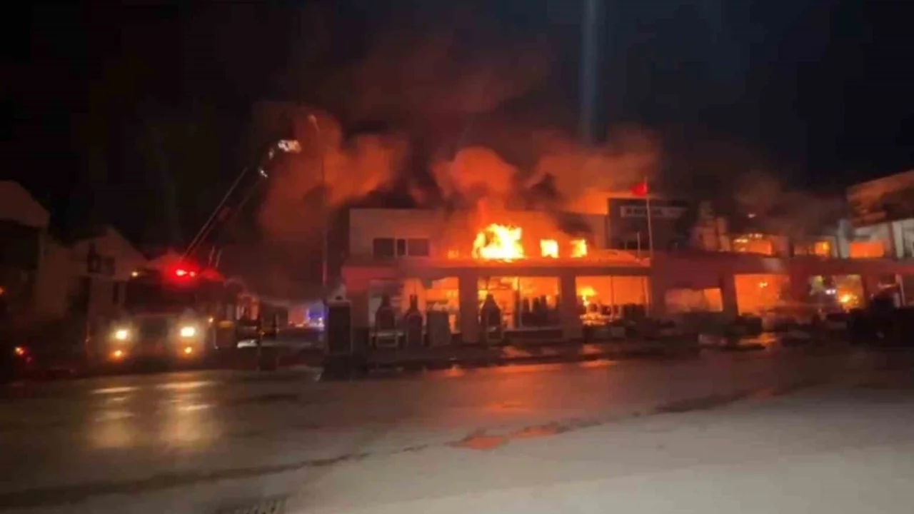Eskişehir'de sanayi sitesindeki dükkanda yangın