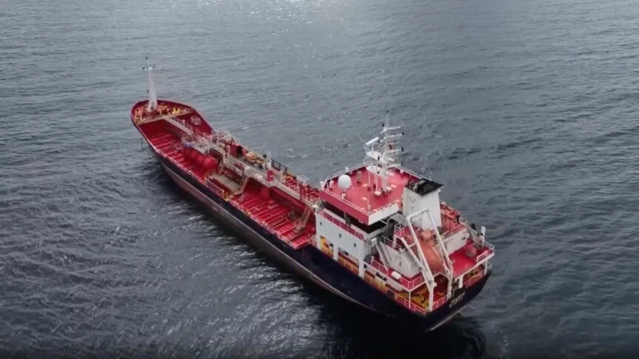 Silivri açıklarındaki batan geminin bulunduğu bölgedeki çalışmalar sürüyor