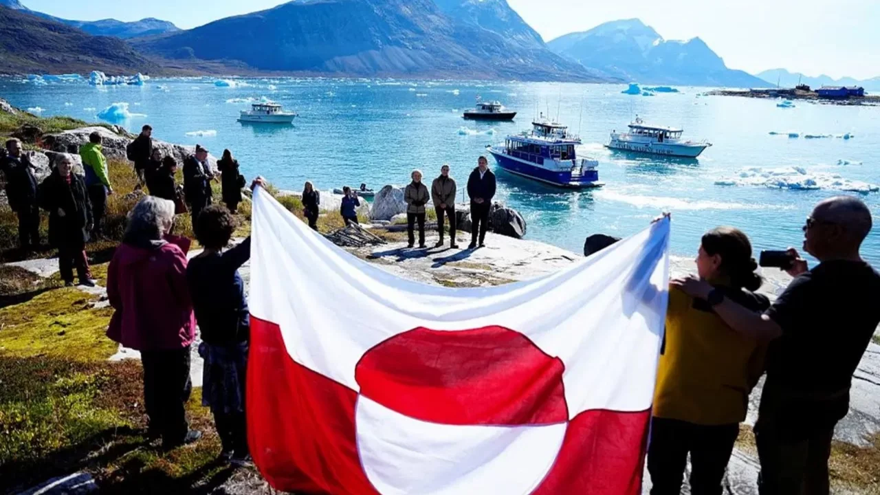 AB, Grönland'da yatırımları artırıyor
