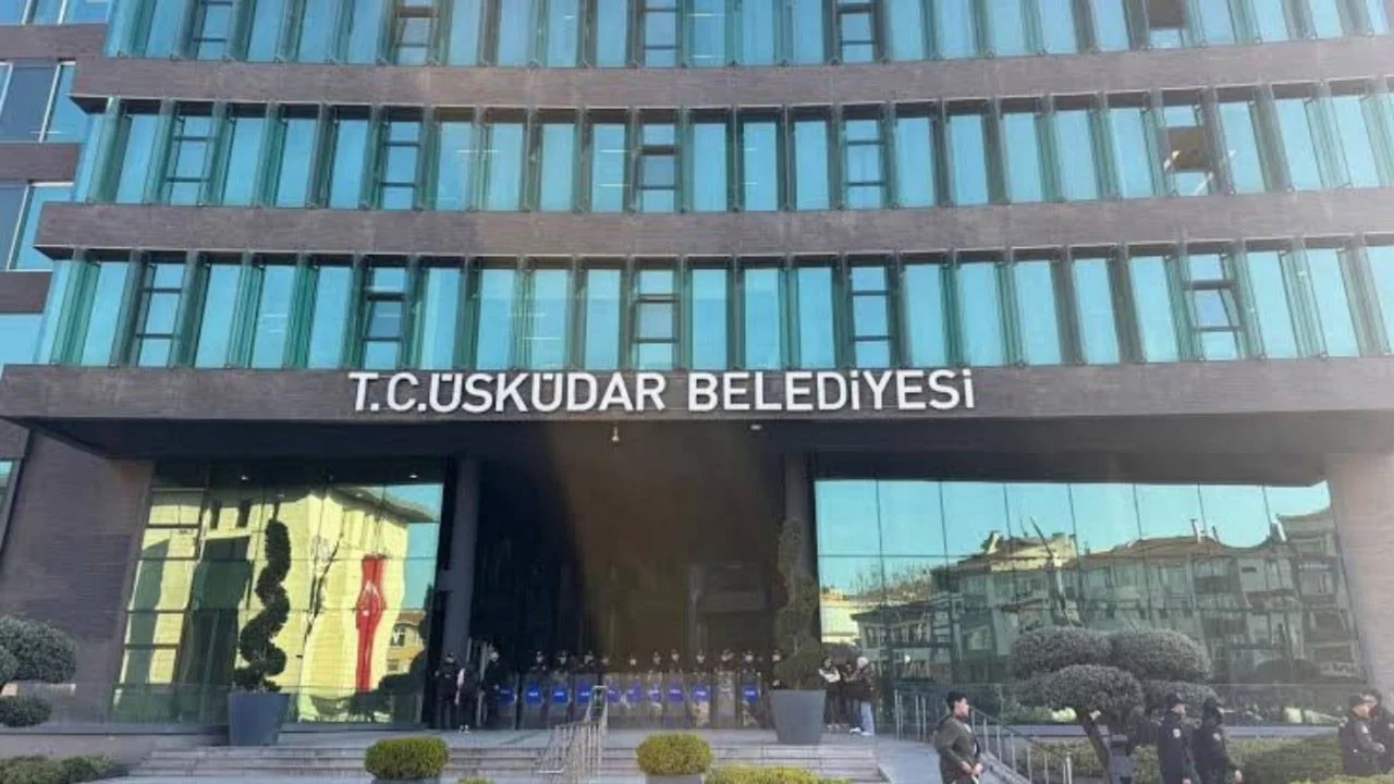 Üsküdar'da seçim günü: Tutuklamalar ve istifalar gölgesinde başkanvekili belli olacak