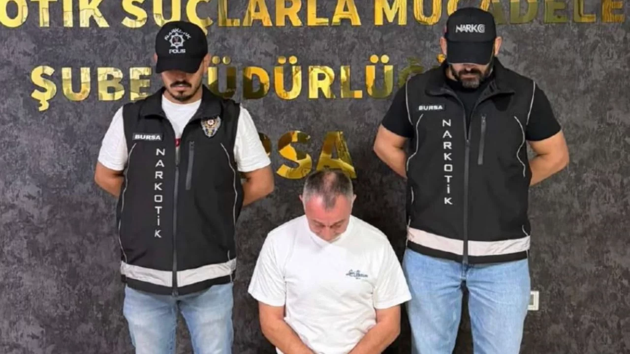 Kırmızı bültenle aranan uyuşturucu kaçakçısı Bursa'da yakalandı!