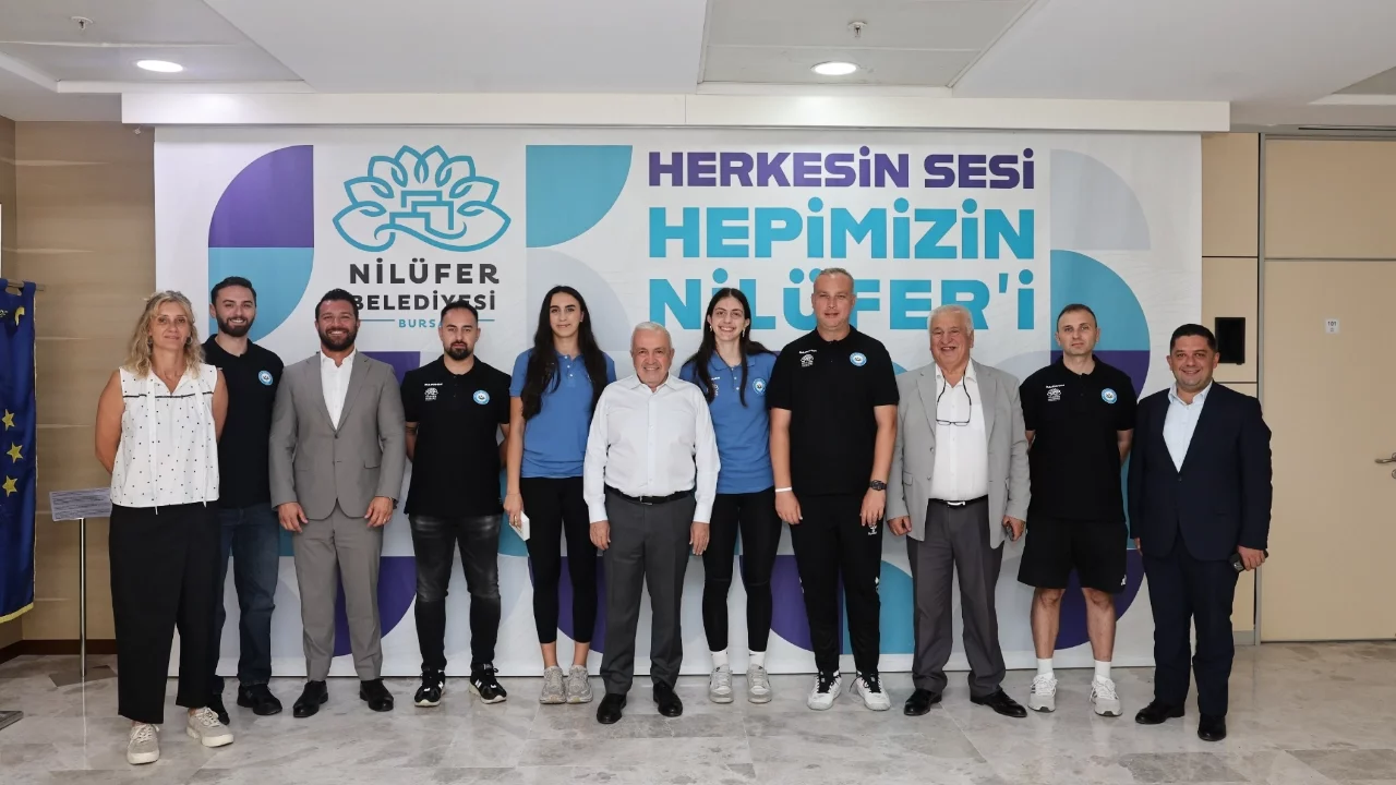 Nilüfer Belediye Başkanı Şadi Özdemir, Nilüfer Belediyesporlu milli sporcuları tebrik etti