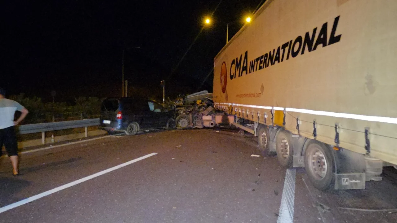 Bursa'da trafik kazası: Ölü ve yaralılar var