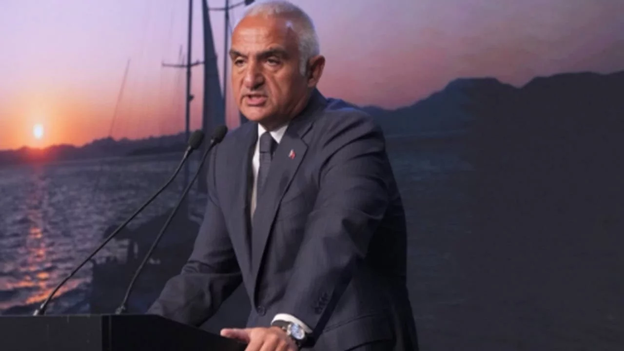 Bakan Ersoy'dan Antalya'daki orman yangınlarına ilişkin açıklama