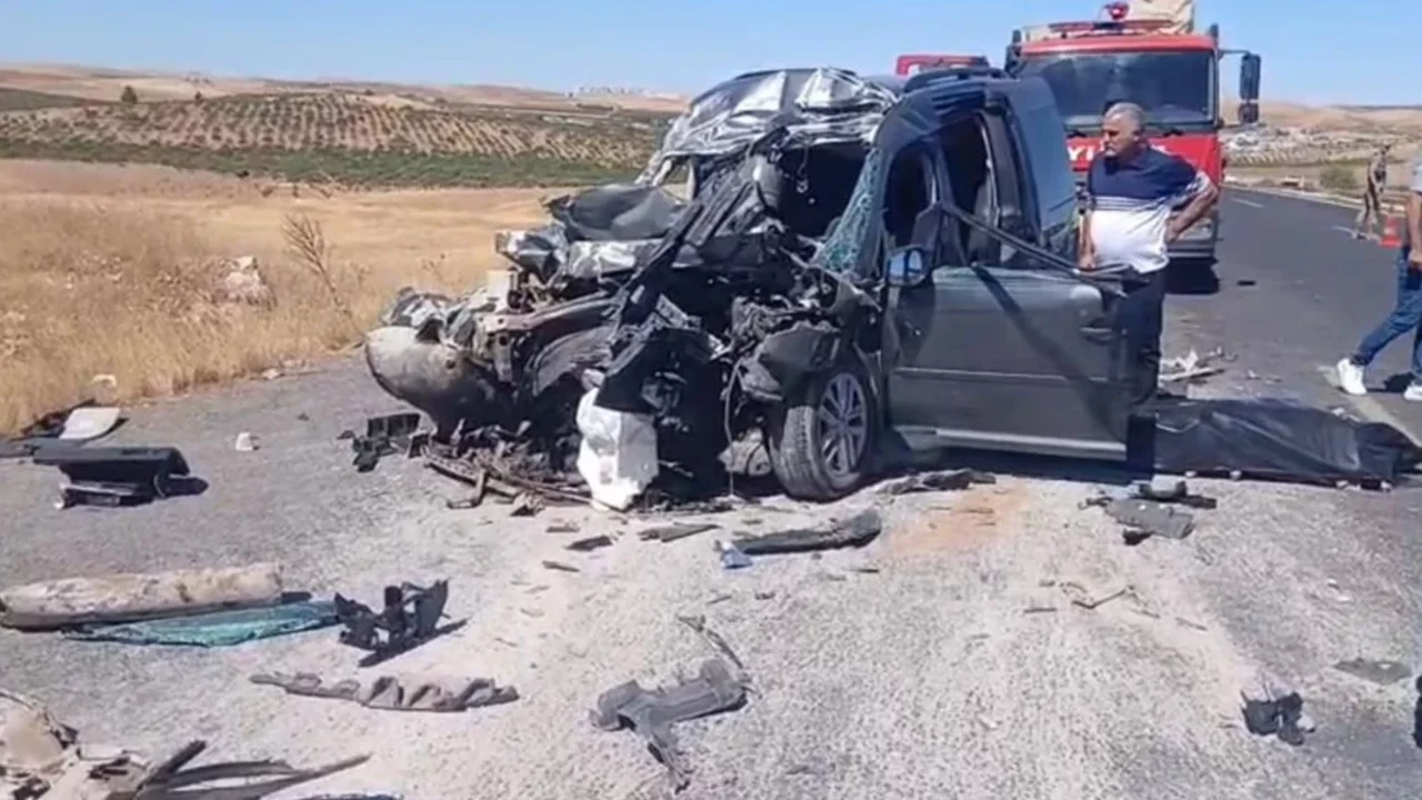 Şanlıurfa'da feci kaza: 4 kişi öldü, 2 kişi yaralandı