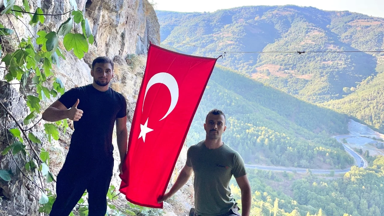 Bursalı gençlerden anlamlı hareket