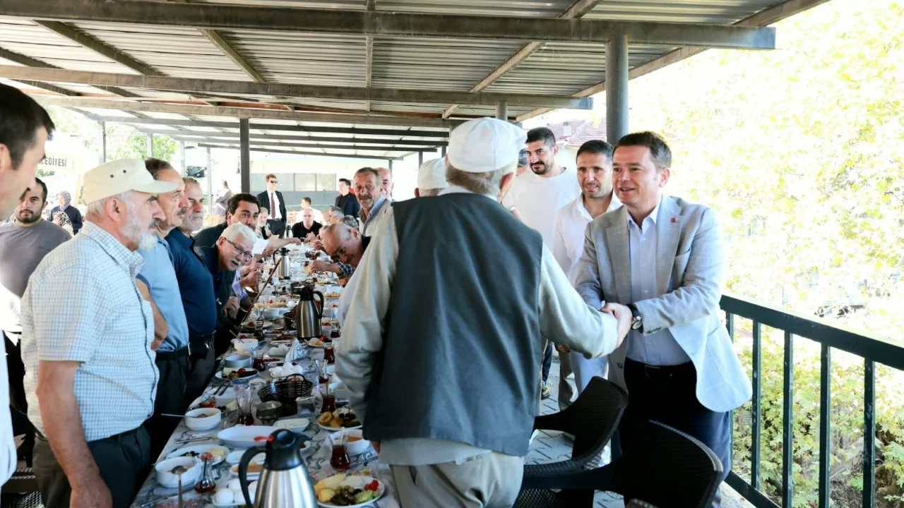 Osmangazi Belediye Başkanı Erkan Aydın, Yiğitali Mahallesi'ni ziyaret etti