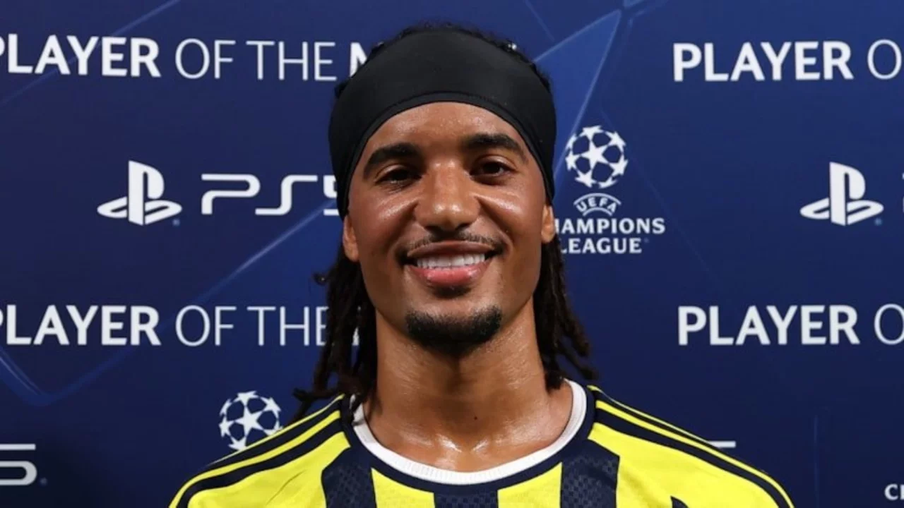 Fenerbahçe - Roma maçında 'en iyi oyuncu' ödülü Archie Brown'un
