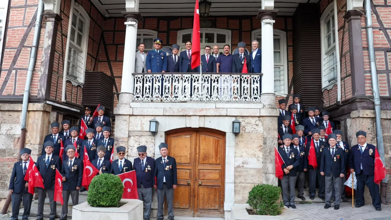 Bursa'da Kurtuluş coşkusu Tarihi Belediye Binası'na taşındı
