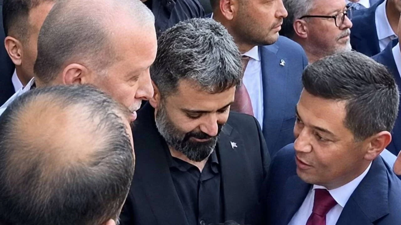 AK Parti'ye geçeceği öne sürülen CHP'li Marmaris Belediye Başkanı Ünlü'den 'YENİ Parti' kararı