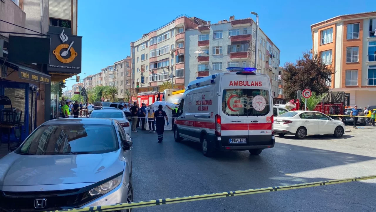 Küçükçekmece'de  su tankerinin altında kalan kadın hayatını kaybetti
